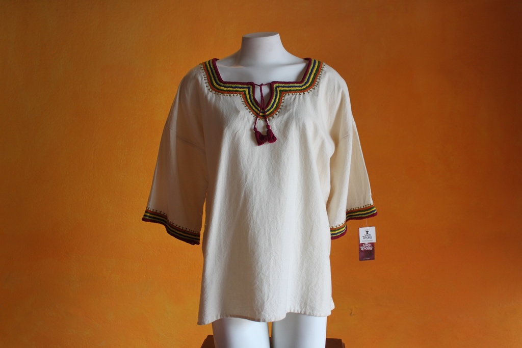 BLUSA MANTA BORDADO DE COLORES EN CUELLO Y MANGAS