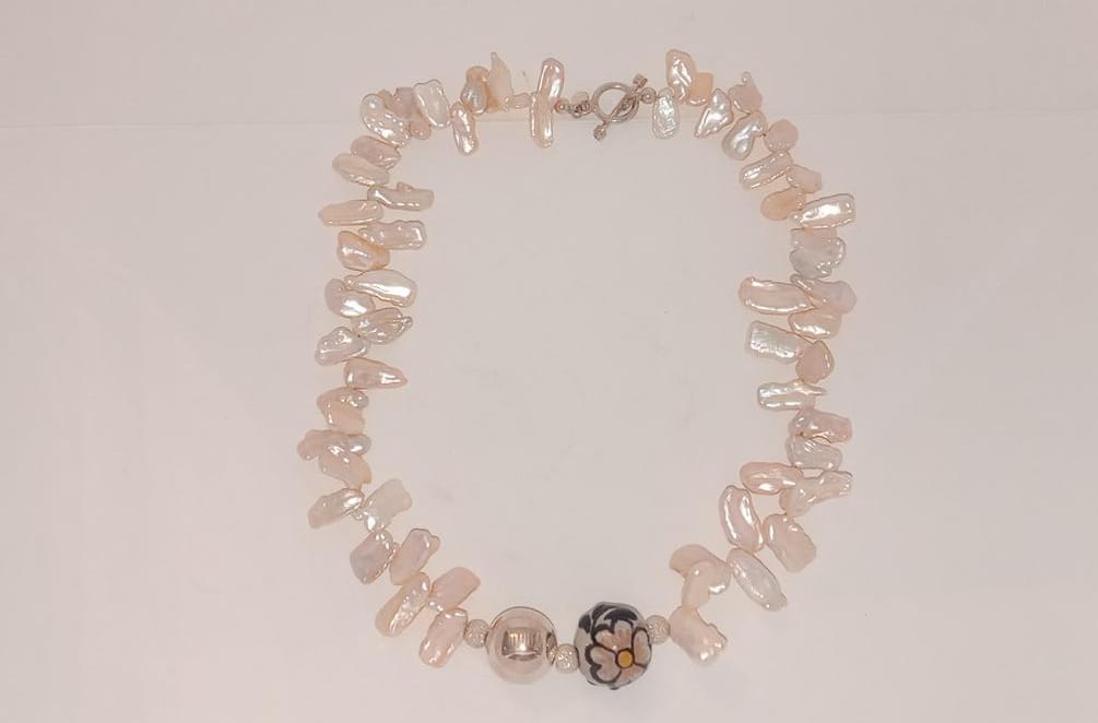 COLLAR PERLAS IRREGULARES  BOLA TALAVERA CHICA